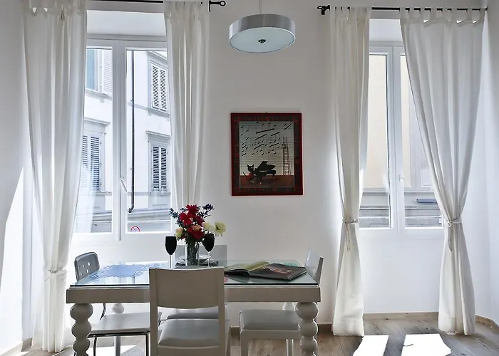 Apartments Florence Pandolfini Street